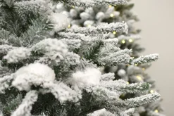 Kerstbomen|Kerstbomen Kunststof|ohgreen Kunstkerstboom Oslo flocked h225cm